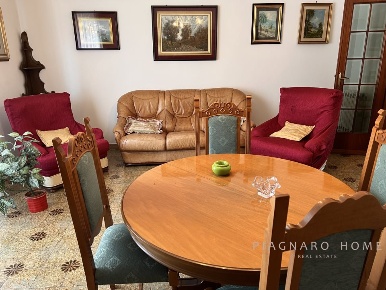 Foto Appartamento in Via Sismondo, Pontremoli Centro di 175 m² con 5 locali