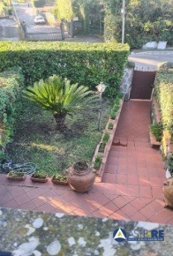 Foto Villa unifamiliare Grottaferrata Centro di 234 m² con 4 locali