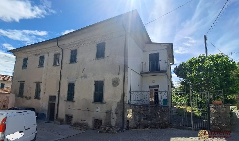 Foto Rustico in Via Gavedo, Mulazzo di 351 m² con 10 locali in vendita