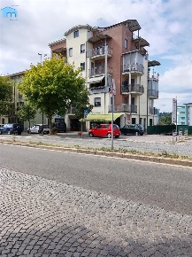 Foto Box in Corso Torino 192/A, Asti Corso Torino con 10 locali in vendita