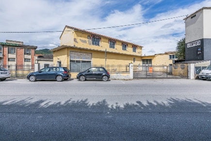 Foto Capannone industriale a Bientina Centro di 230 m² con 1 locali