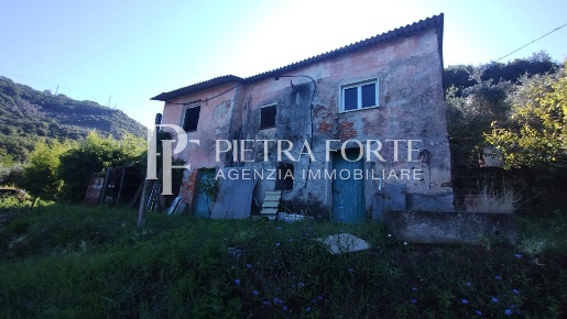 Foto Rustico a Carrara Fontia, Fossola, Fossone di 80 m² con 4 locali