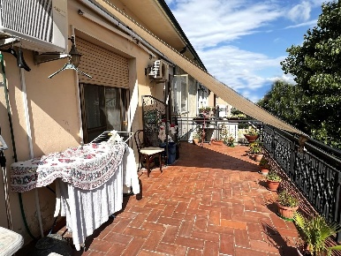 Foto Appartamento a Cascina Semicentro di 75 m² con 3 locali in vendita