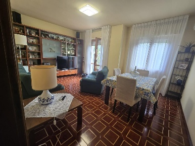 Foto Appartamento a Calcinaia Fornacette di 100 m² con 5 locali in vendita
