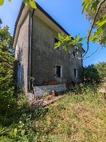 Foto Casa indipendente a Fosdinovo di 54 m² con 4 locali in vendita
