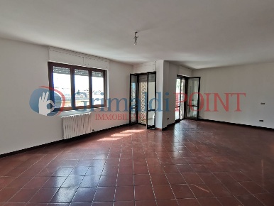 Foto Appartamento in Via Guglielmo Massaglia 15/A, Lecce di 140 m²