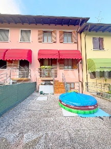 Foto Villa a schiera a Caneva Centro di 122 m² con 5 locali in vendita