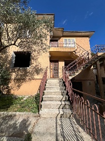 Foto Villa singola in Via Salita Santissima Trinità 36, Montecchio Maggiore