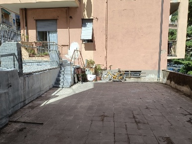 Foto Appartamento in Via Aurelio Robino 48, Genova Marassi di 90 m²