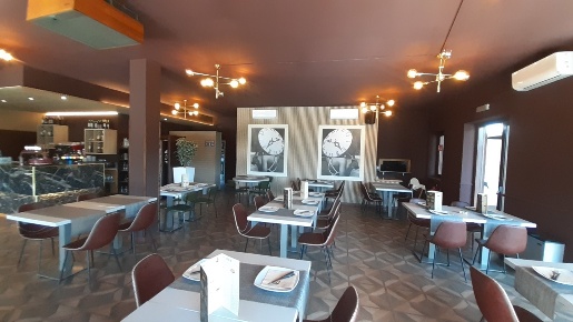 Foto Attività commerciale in statale 32, Pombia di 450 m² con 4 locali