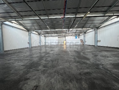 Foto Capannone industriale a Borso del Grappa di 1200 m² con 3 locali