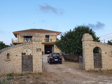 Foto Villa unifamiliare in Strada Provinciale 40, Scicli di 260 m²