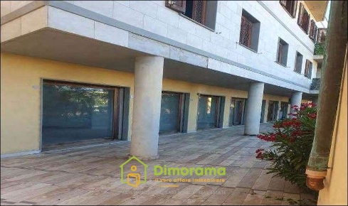 Foto Ufficio in via Veronese 95/c - 95/d - 95/e - 97, Olbia di 205 m²