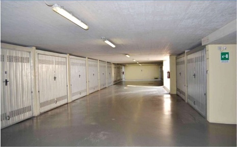 Foto Box in via Giovanni Ambiveri, Seriate di 30 m² con 1 locali in vendita