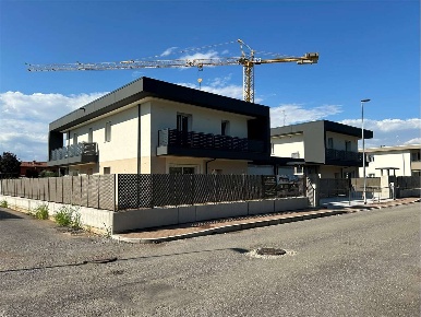 Foto Villa unifamiliare a Azzano San Paolo di 125 m² con 4 locali