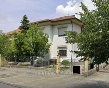 Foto Villa unifamiliare in Corso Dante Alighieri, Asti Stadio di 407 m²