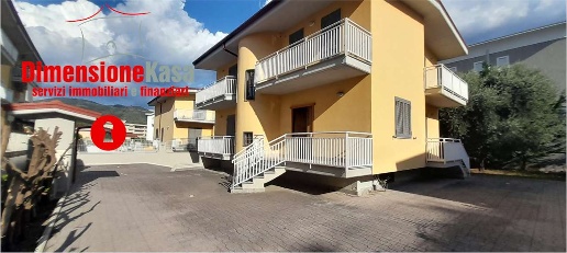 Foto Villa unifamiliare in Via Dei Mille, Nola Centro di 300 m² in vendita