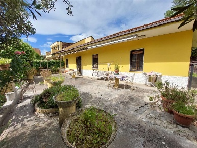 Foto Appartamento in VIALE SPAGNA, Frosinone Tribunale di 97 m² in vendita