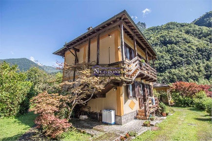 Foto Appartamento in Via Dossi 7, Valbondione di 60 m² con 3 locali