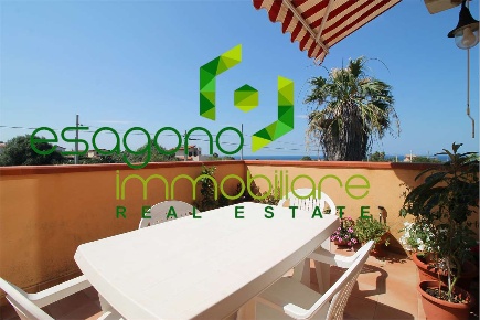 Foto Villa unifamiliare a Siracusa di 146 m² con 7 locali in vendita