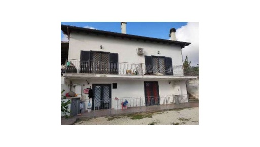Foto Villa unifamiliare in Via Colle Caldara 15, Velletri di 255 m²