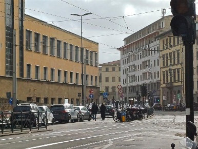 Foto Negozio in via Alamanni, Firenze Fortezza - Stazione di 70 m²
