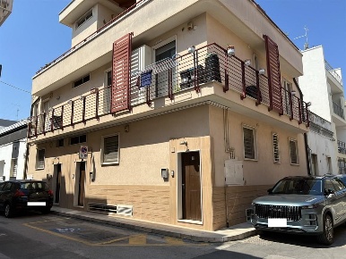 Foto Case semi ndipendenti in via barzilai, Modugno di 94 m² con 4 locali