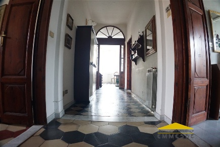 Foto Appartamento a Carrara Centro di 160 m² con 6 locali in vendita