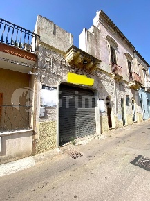 Foto Laboratorio in Via TRENTO 15, Tuglie di 164 m² con 4 locali in vendita