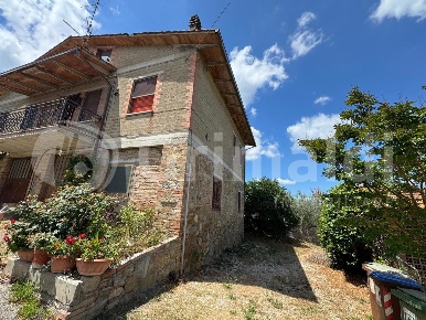 Foto Appartamento in voc. Collebrano, Marsciano di 133 m² con 3 locali