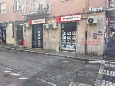 Foto Negozio in Via Puccini 4, Cassino Centro di 20 m² con 1 locali