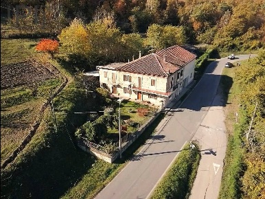 Foto Casa indipendente in regione miscale, Montabone di 800 m² in vendita