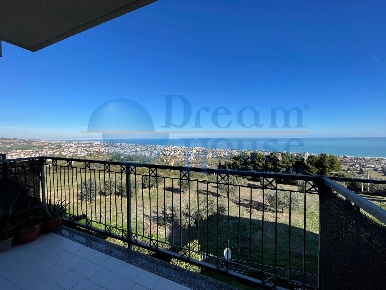 Foto Appartamento in VIA BELVEDERE, Tortoreto Centro di 110 m² con 5 locali