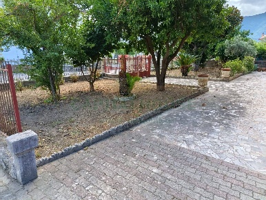 Foto Villa singola a Montoro San Pietro di 270 m² con 7 locali in vendita