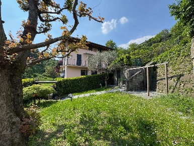 Foto Appartamento in Porta San Lorenzo, Bergamo Città Alta di 138 m²