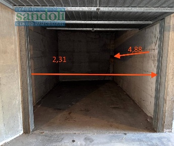 Foto Box in Via Solaroli, Vercelli Semicentro di 10 m² con 1 locali