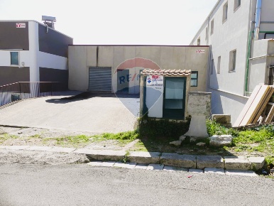 Foto Capannone industriale in Via arturo di natale, Ragusa di 900 m²