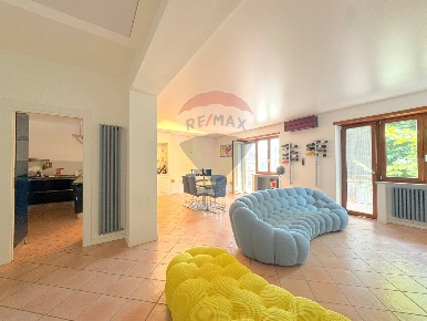 Foto Appartamento in Via Pietro Castellino, Napoli Rione Alto di 130 m²