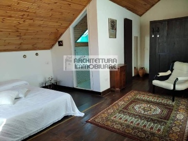 Foto Appartamento in VIA FOSSELLO, Varazze Pero di 100 m² con 6 locali