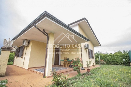 Foto Casa indipendente in VIA SPINOLA, Massarosa Bozzano, Quiesa di 132 m²