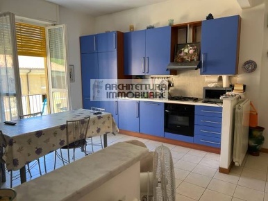 Foto Appartamento in VIA MONTEGRAPPA, Varazze Centro di 120 m² con 5 locali