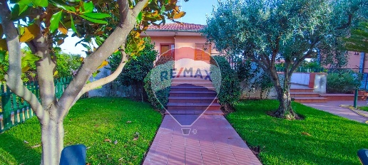 Foto Ufficio in Via Enna, Tremestieri Etneo Centro di 118 m² con 5 locali