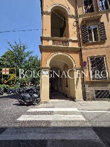 Foto Appartamento in Piazza Cavour, Bologna Castiglione - Tribunale