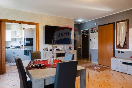 Foto Appartamento in via Bellini, Lomagna Centro di 116 m² con 3 locali