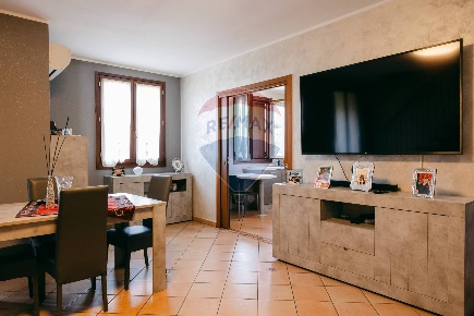 Foto Appartamento in via Bellini, Lomagna Centro di 116 m² con 3 locali