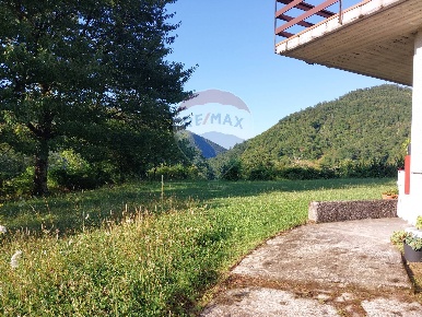 Foto Appartamento in via Pradalinara, Zeri di 54 m² con 3 locali in vendita
