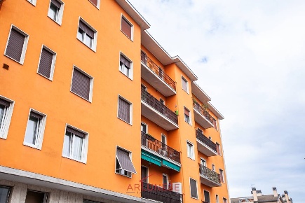 Foto Appartamento in Via Gajo, Parabiago Centro di 65 m² con 2 locali