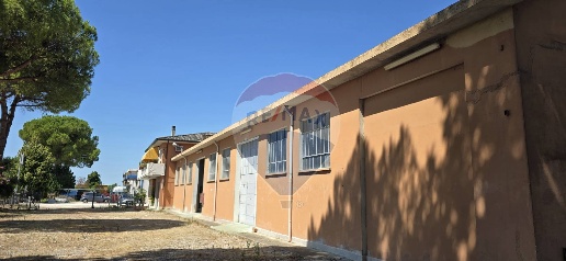 Foto Capannone industriale in via nazionale, Occhiobello di 900 m²