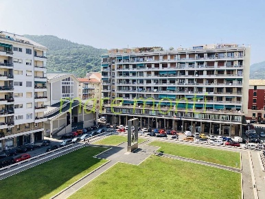 Foto Appartamento in via don minzoni, Savona di 130 m² con 6 locali