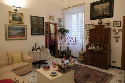 Foto Appartamento in Via del Fante, Livorno di 220 m² con 7 locali